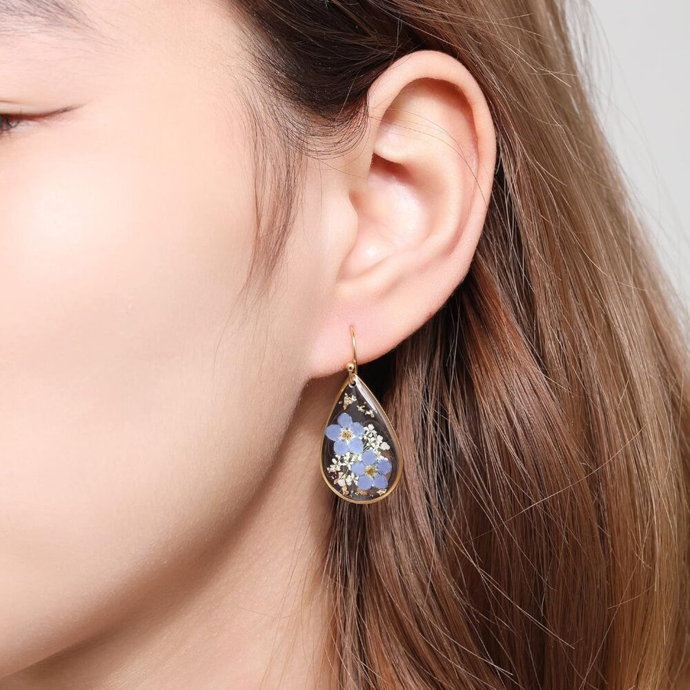 Women's Blue Forget-Me-Not and Queen Anne's Lace Pressed Wildflower Earrings - Picture 4 of 9